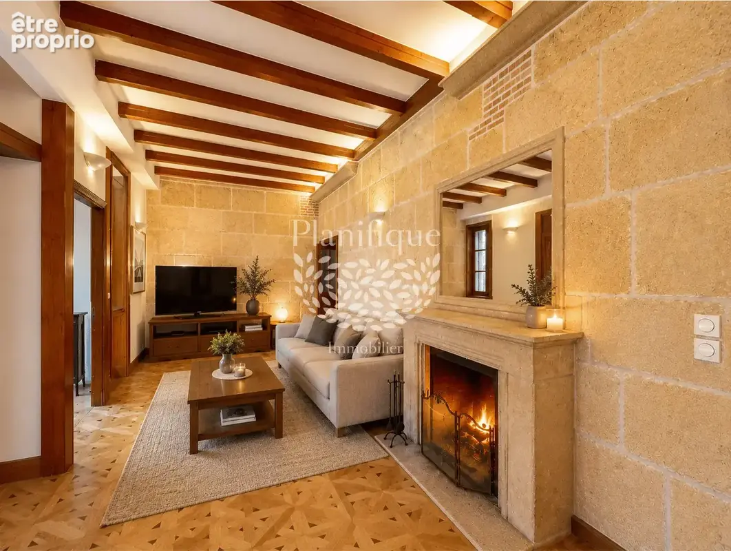 Appartement T3 - Vielle Ville d'Annecy- Place Saint-Claire - photo 2