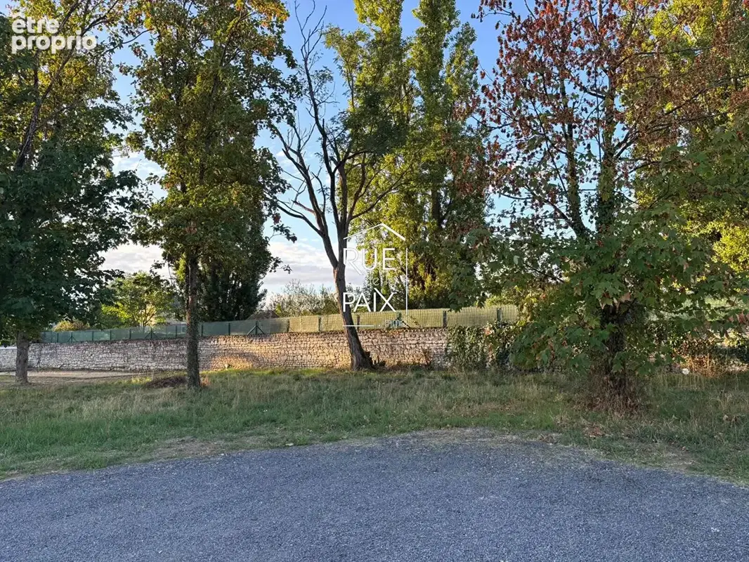 Terrain Scorbe Clairvaux 328 m2 - photo 2