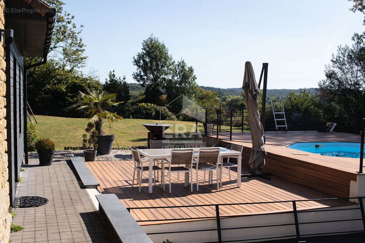 Maison à LA CAPELLE-LES-BOULOGNE