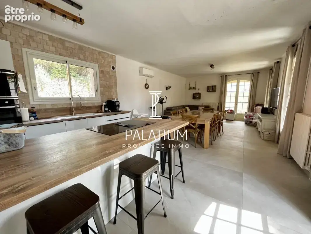 Villa 172m² - Garage 26m² - Terrain 912m² - photo 3