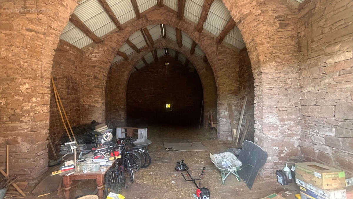 Hameau Privé en Sud-Aveyron : Un Domaine, Mille Possibilités - photo 7