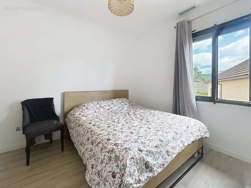 Maison à LE PONT-DE-CLAIX