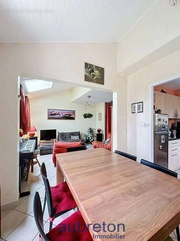 Maison à NOTRE-DAME-DE-MESAGE