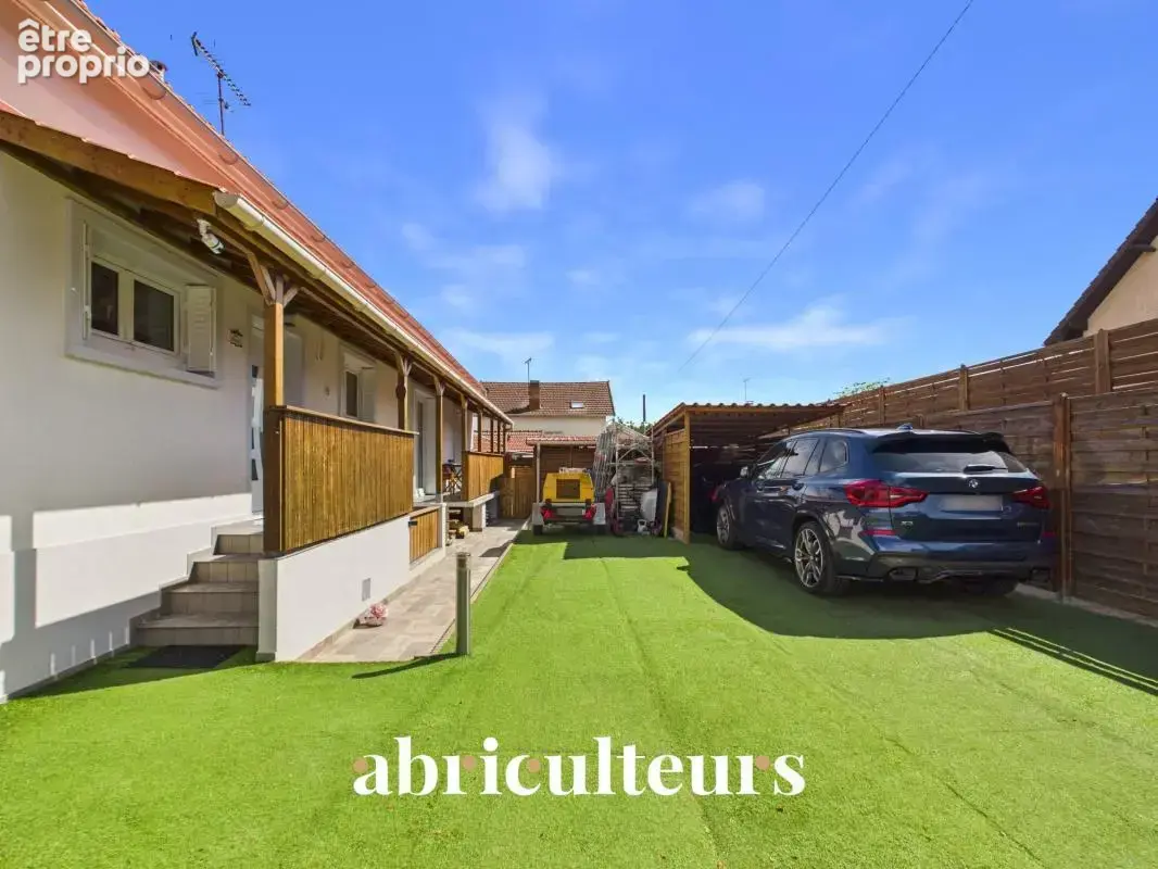 Maison familiale avec jardin, terrasse et stationnements en vente à Bezons 95870 - photo 5