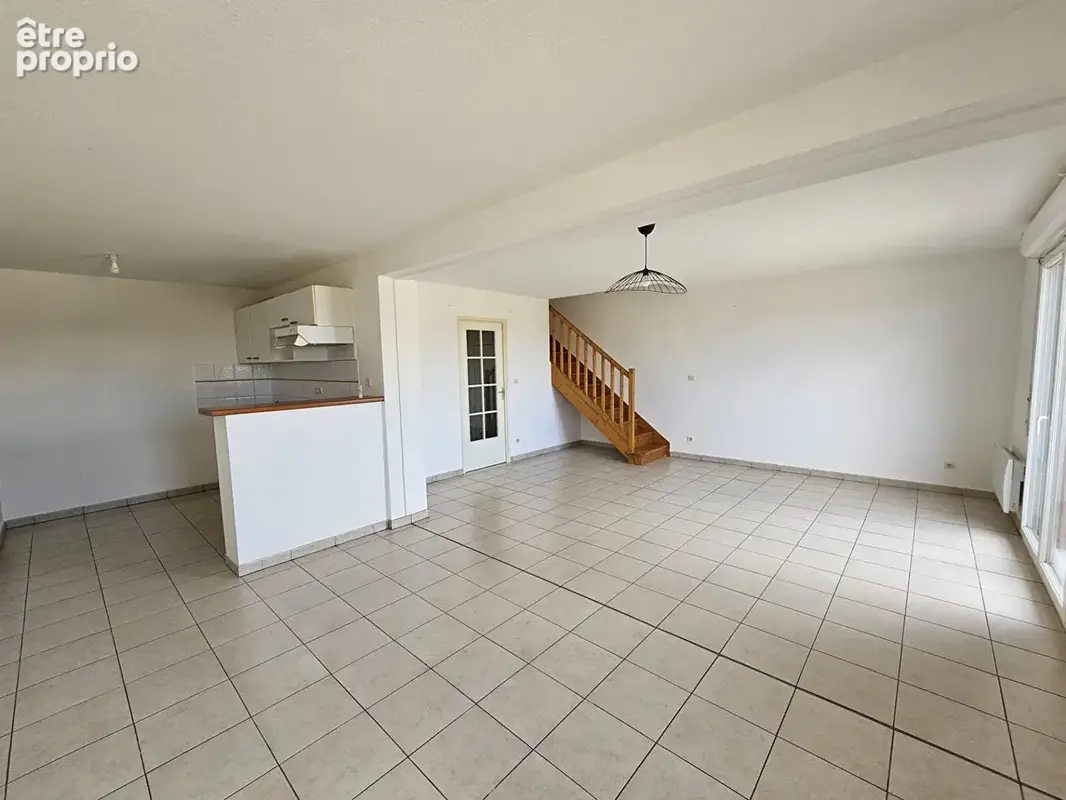 Appartement à BEAUZELLE