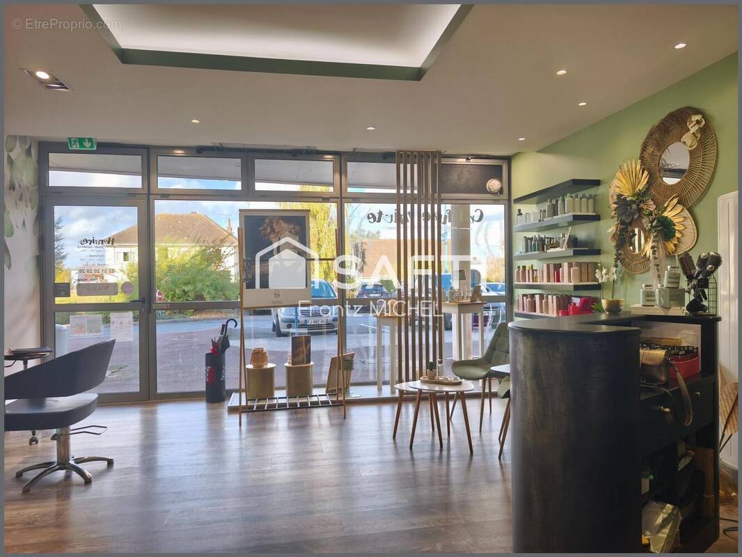 Photo 1 - Commerce à MEZIDON-CANON