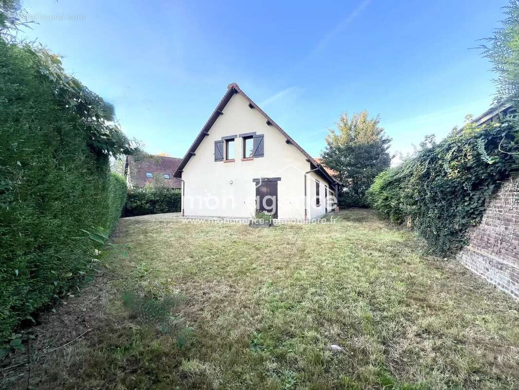 Maison à LE MESNIL-ESNARD