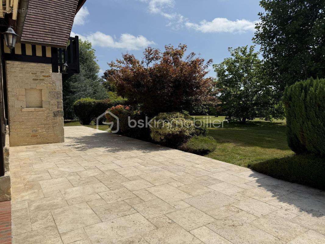 Maison à PONT-L&#039;EVEQUE