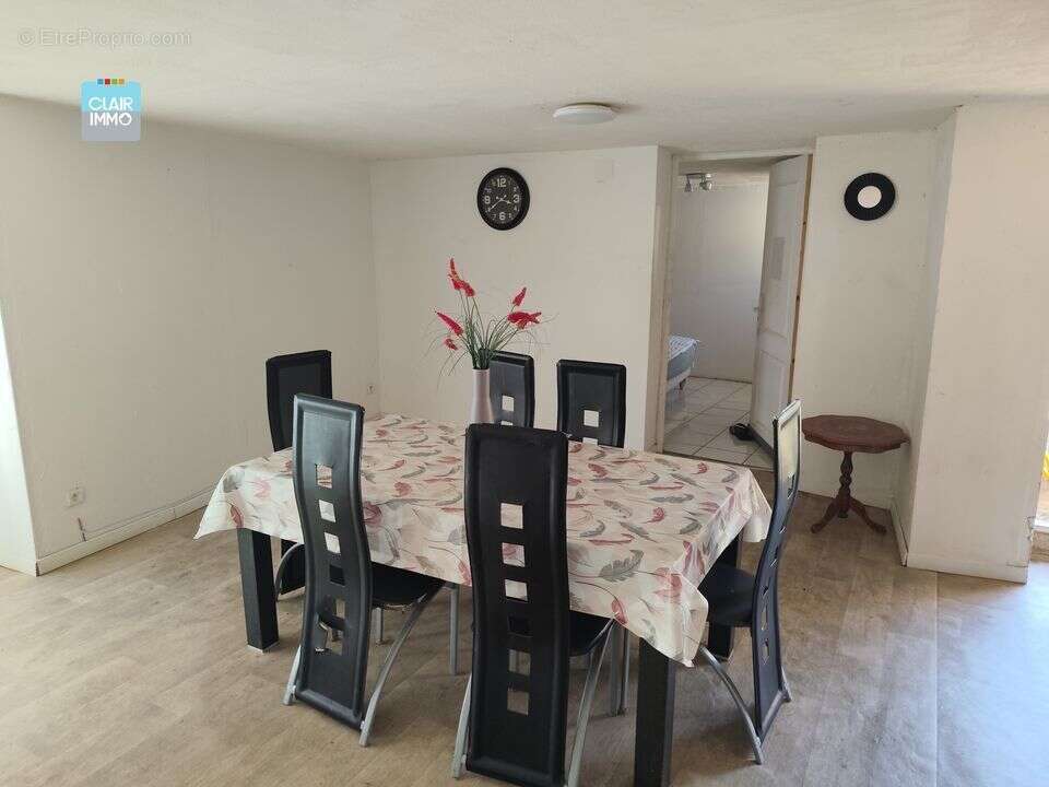 A SAINT-ALBAIN PROCHE MACON MAISON 5 PIECES DE 150 M2 SUR - Maison à SAINT-ALBAIN