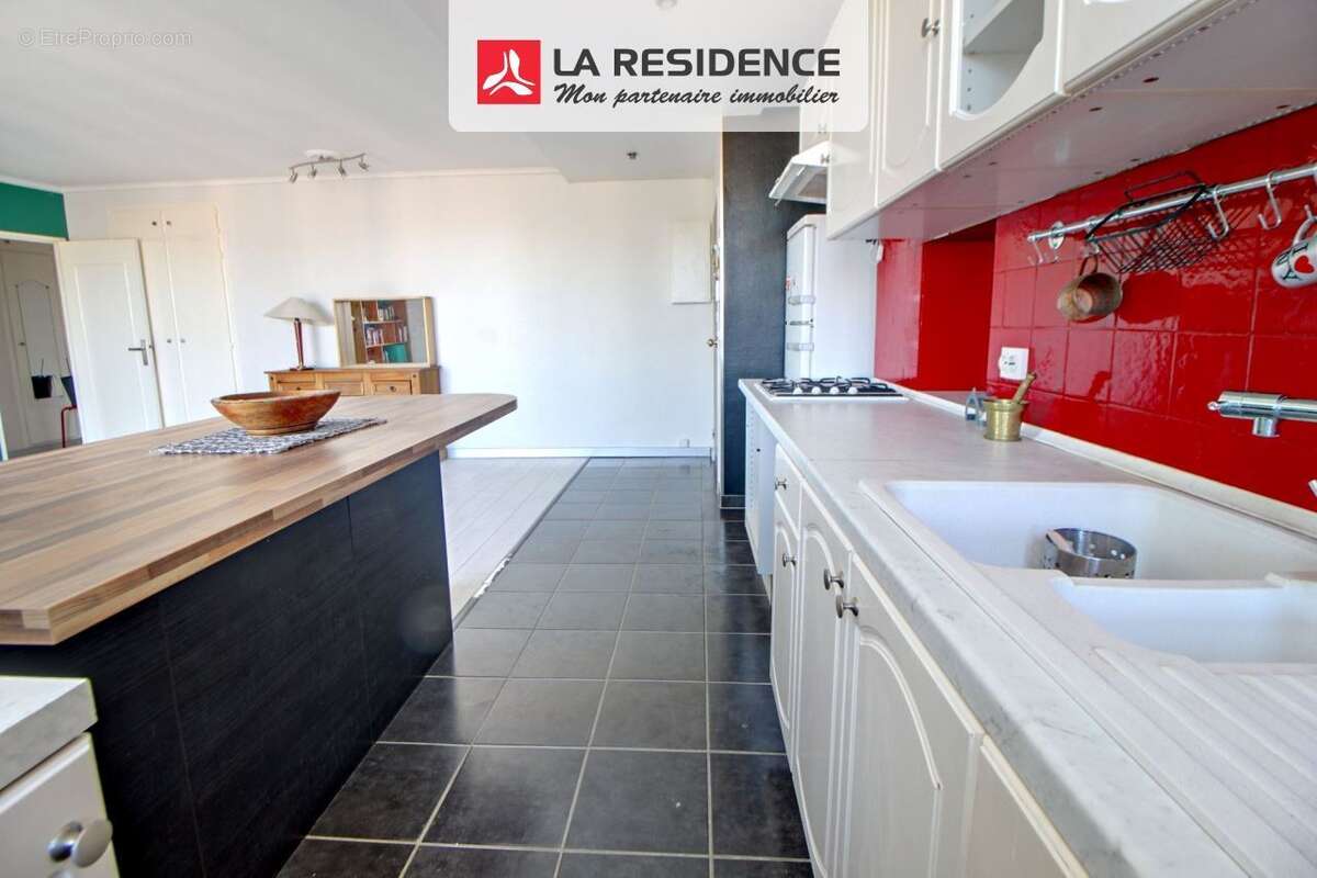 Appartement à LES CLAYES-SOUS-BOIS