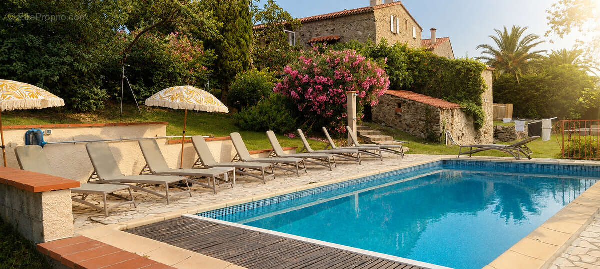Maison à VILLELONGUE-DELS-MONTS