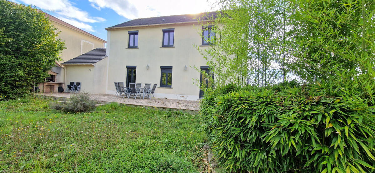 Maison à BELLOY-EN-FRANCE