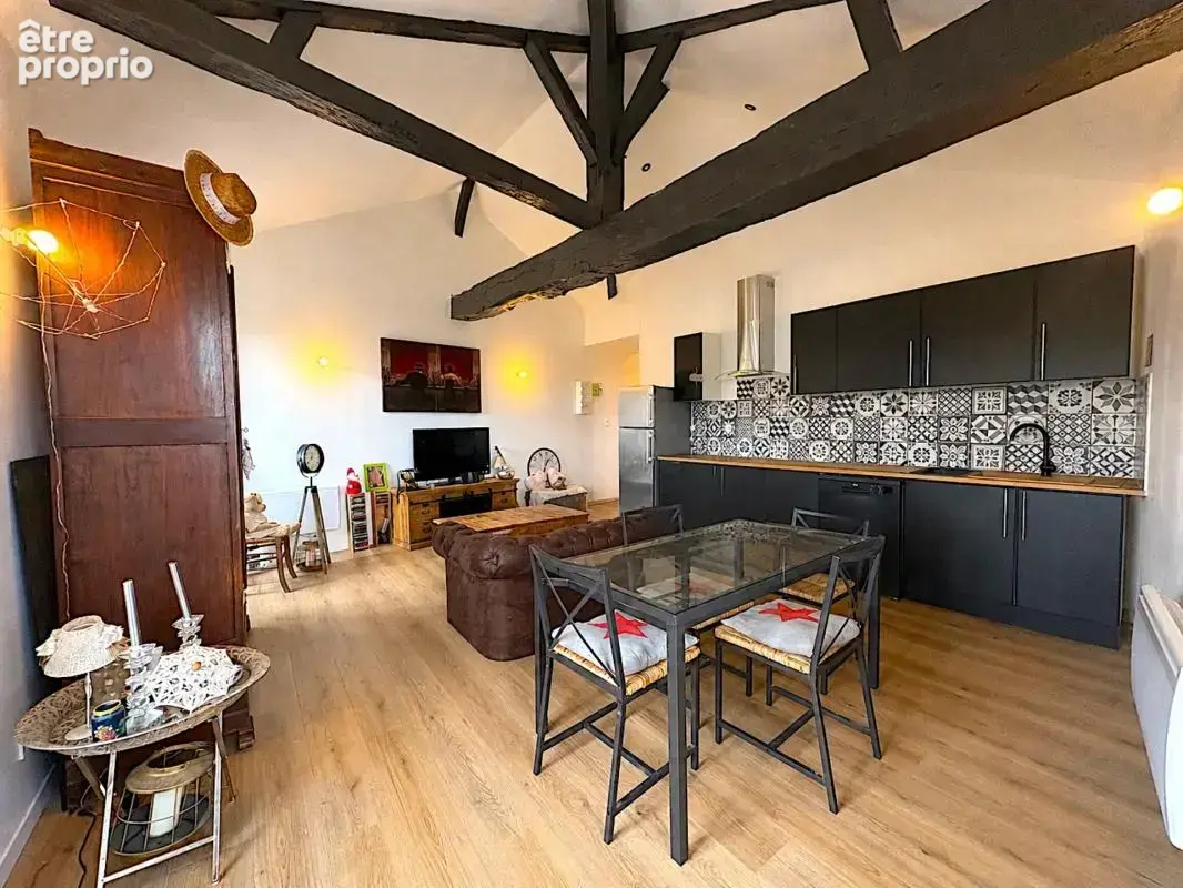 Appartement 3 pièces 73m2 entierement renové avec terrasse, quartier historique de la ville - photo 5