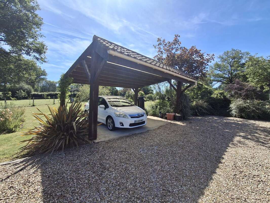 Maison à BUSSIERE-POITEVINE