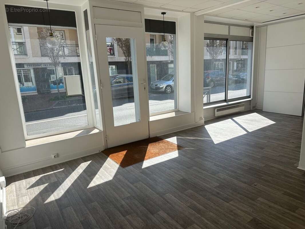 Commerce à CROISSY-SUR-SEINE