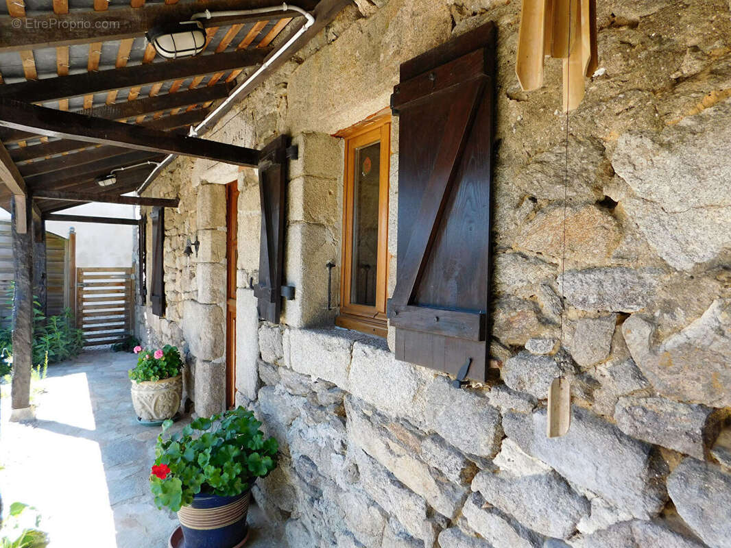 Maison à SAINT-JULIEN-LE-PELERIN