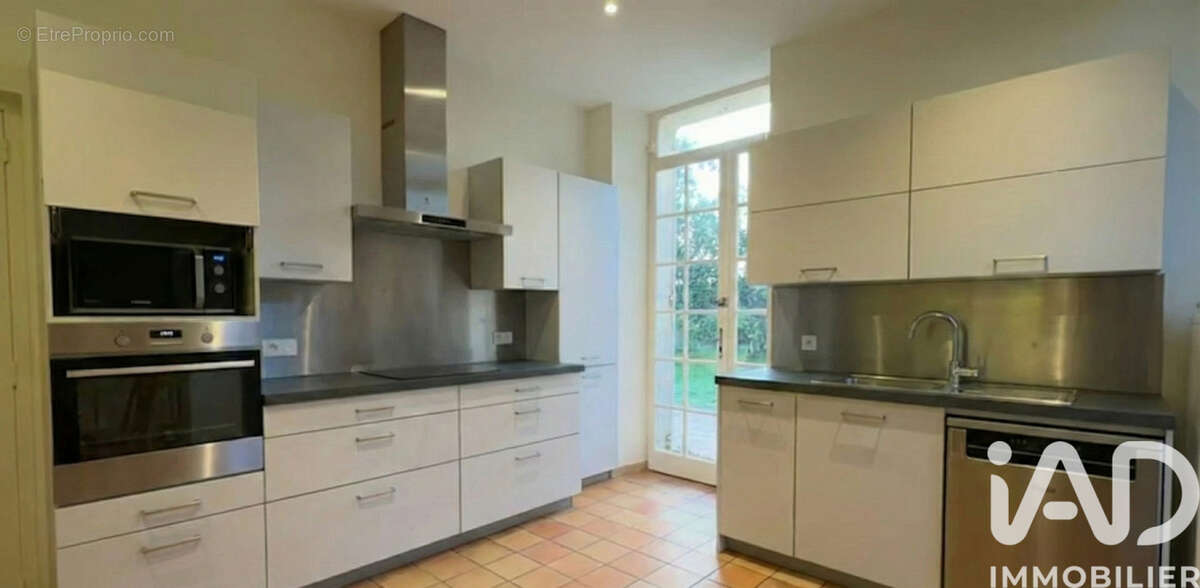 Maison 138 m² à Chenaud  - photo 4