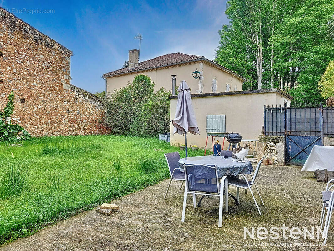 Maison à CASTELNAU-D&#039;AUZAN