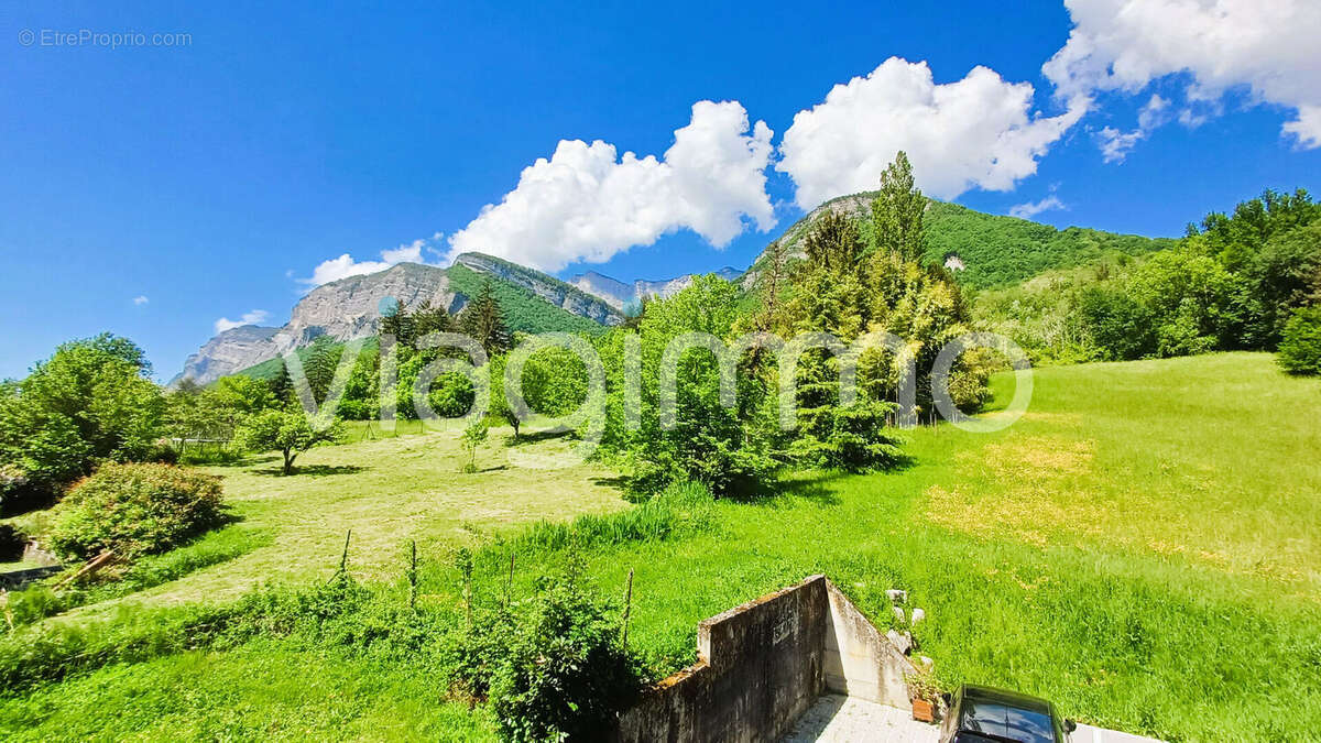 Appartement à LA TERRASSE