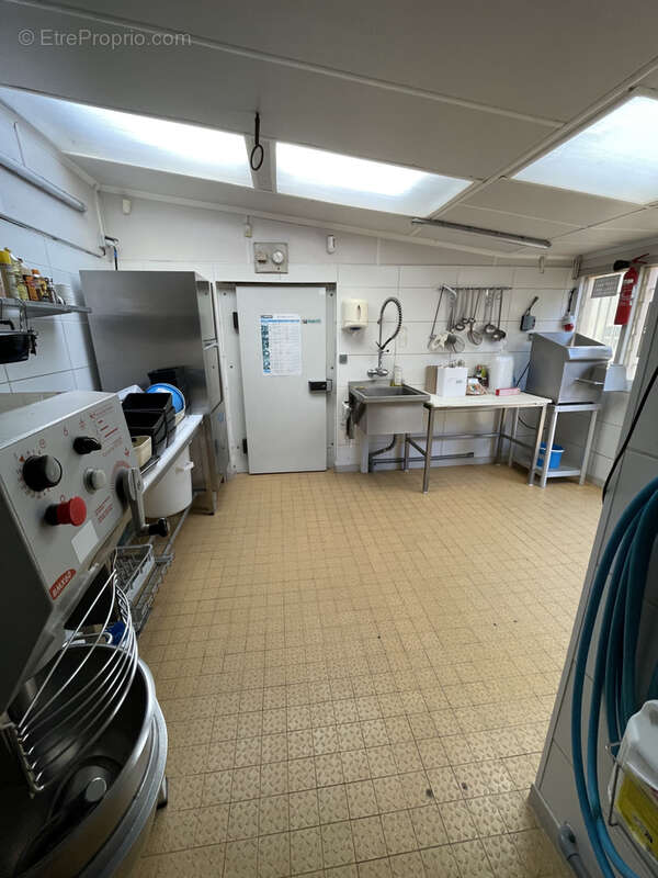 Commerce à BELLEVILLE-SUR-MER