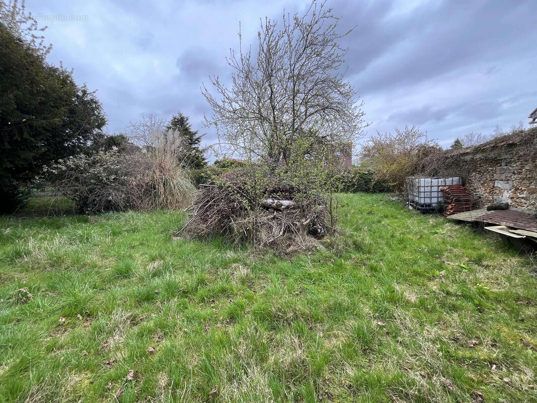Guignes (77390) — Terrain à bâtir de 334 m2 — Zone constructible - photo 2