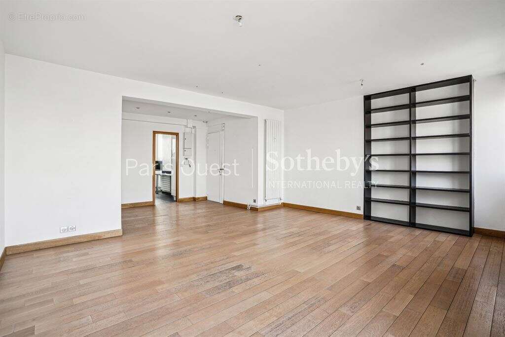 Appartement à NEUILLY-SUR-SEINE