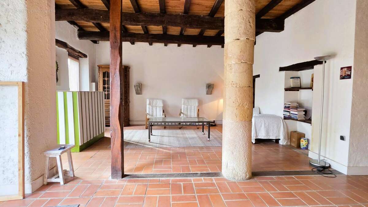 Maison à LARROQUE