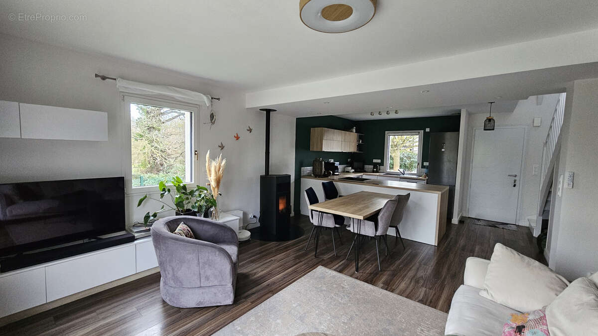 Maison à SAINT-ERBLON