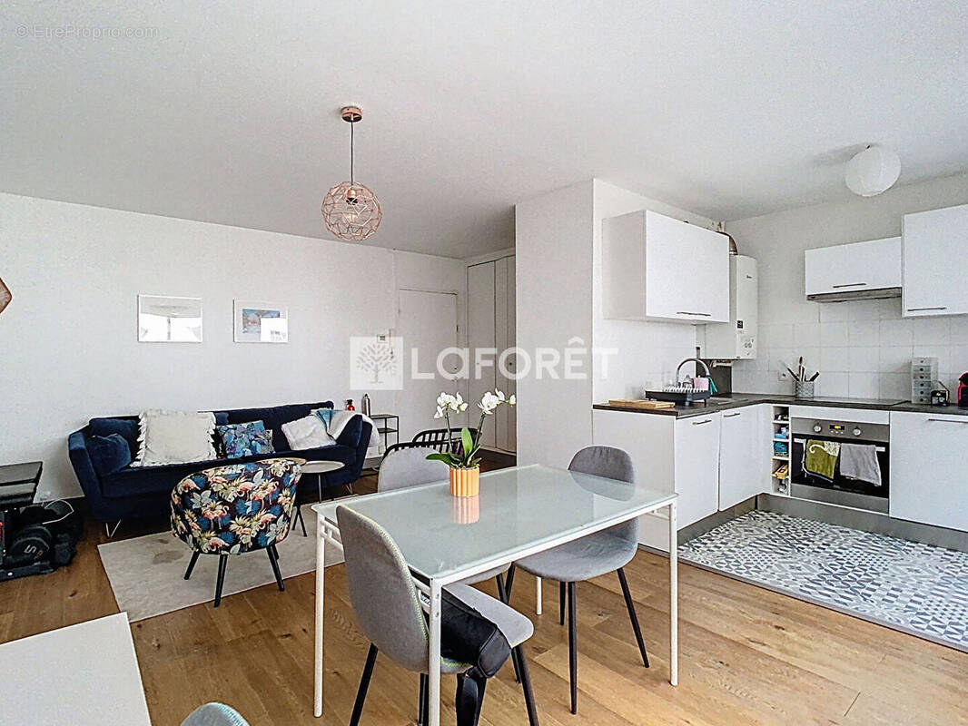 Appartement à PARIS-15E