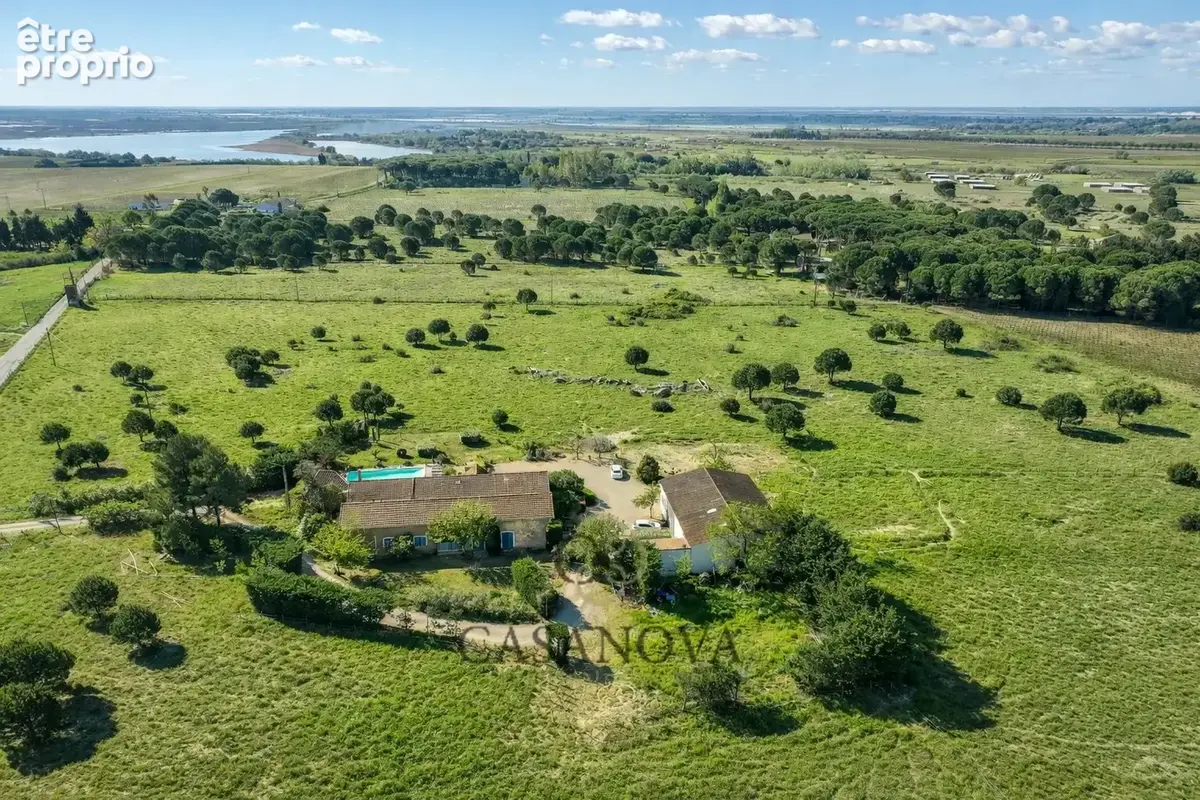 Propriété de caractère sur plus de 6 hectares sans voisinage  800 m² utiles  Aigues-Mortes / Tour Carbonière - photo 8