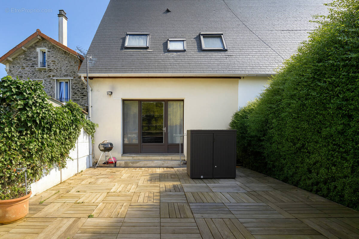 Maison à LE PERREUX-SUR-MARNE