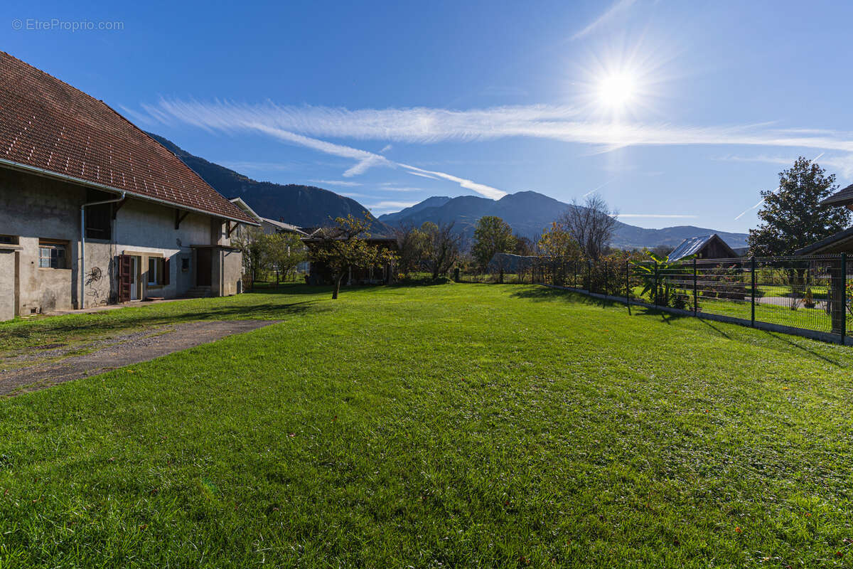 Maison à SAINT-PIERRE-EN-FAUCIGNY