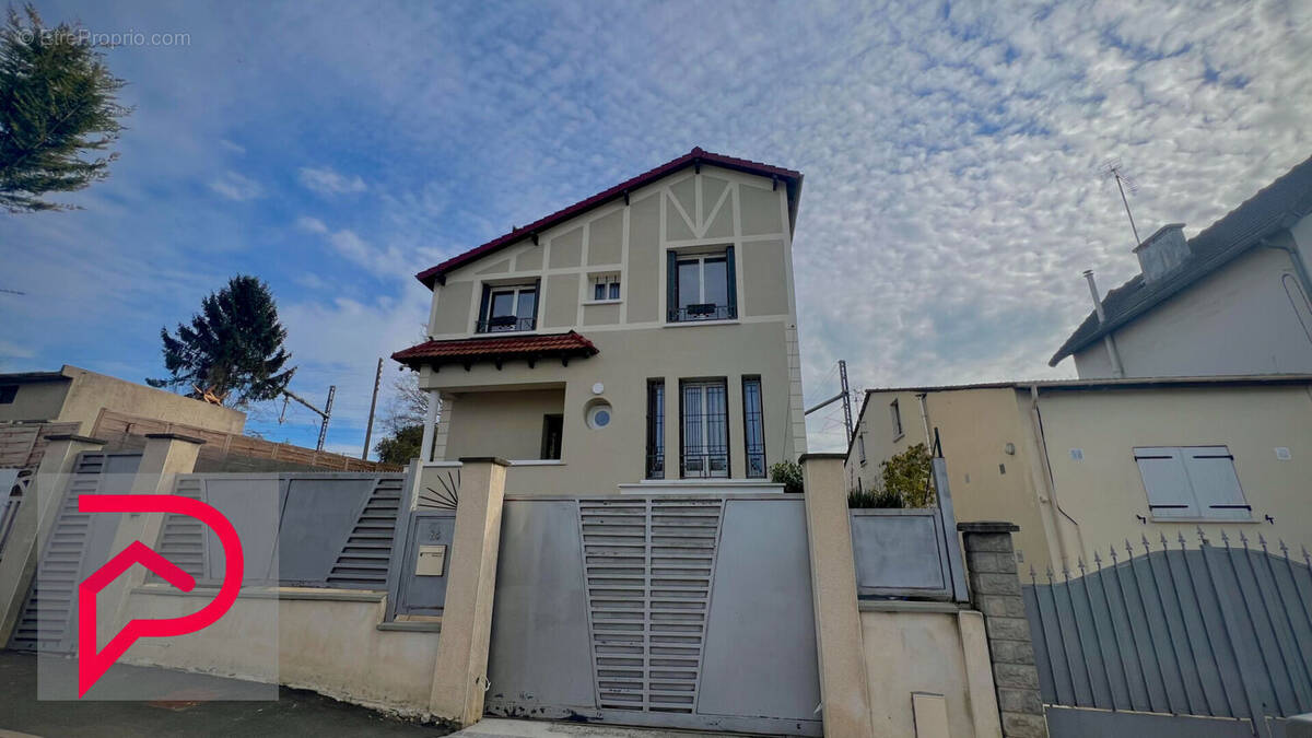 Maison à GOUSSAINVILLE