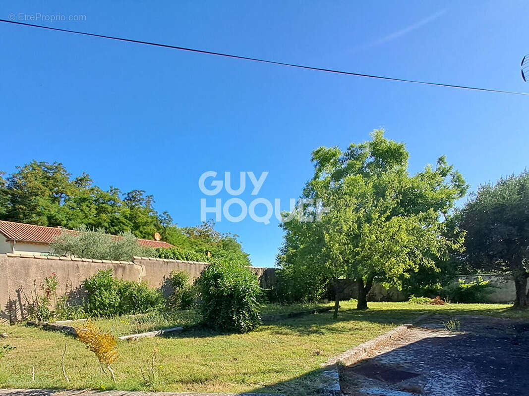 Maison à vendre à Laudun l'Ardoise - 4 pièces avec beau terrain - photo 7