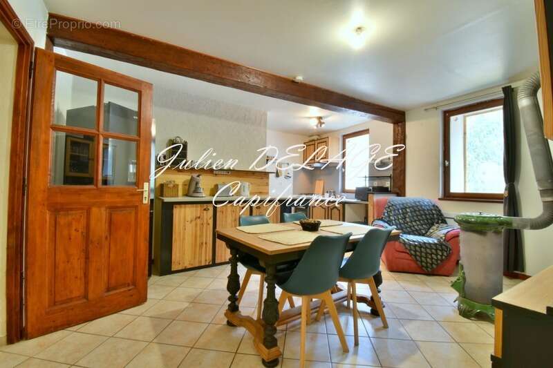 Appartement à SAINT-CLEMENT-SUR-DURANCE