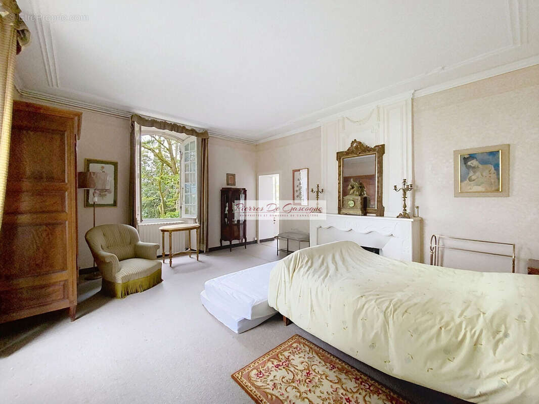 Maison à CASTERA-VERDUZAN