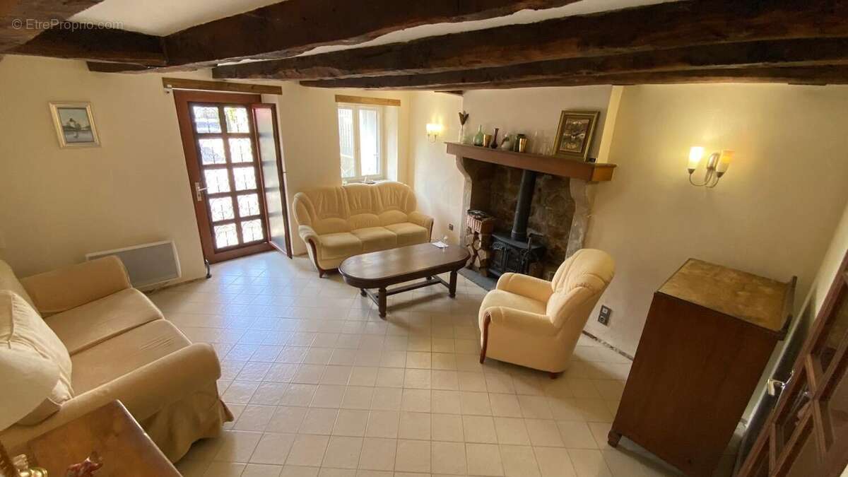 Maison à PEYRAT-LE-CHATEAU