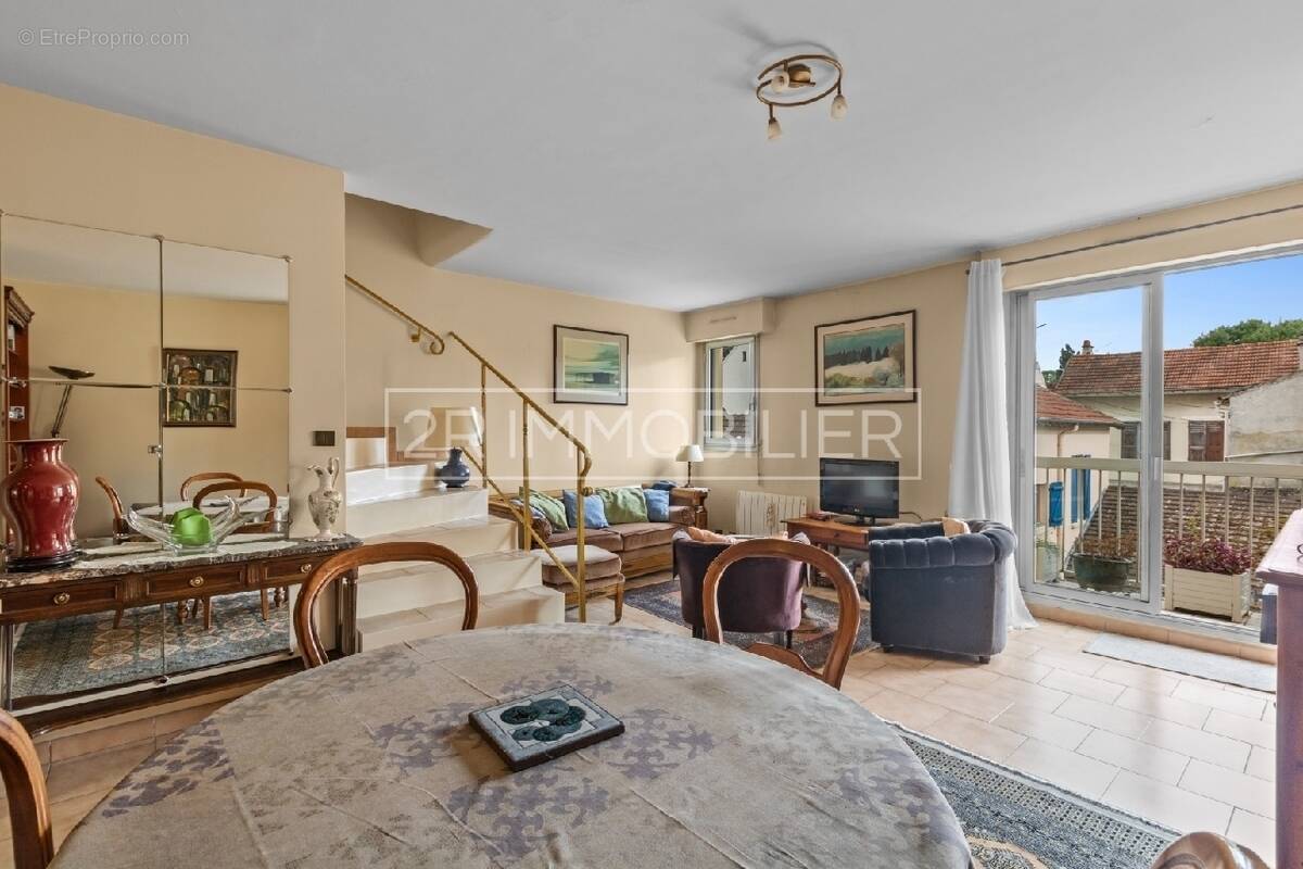 Appartement à SAINT-THIBAULT-DES-VIGNES