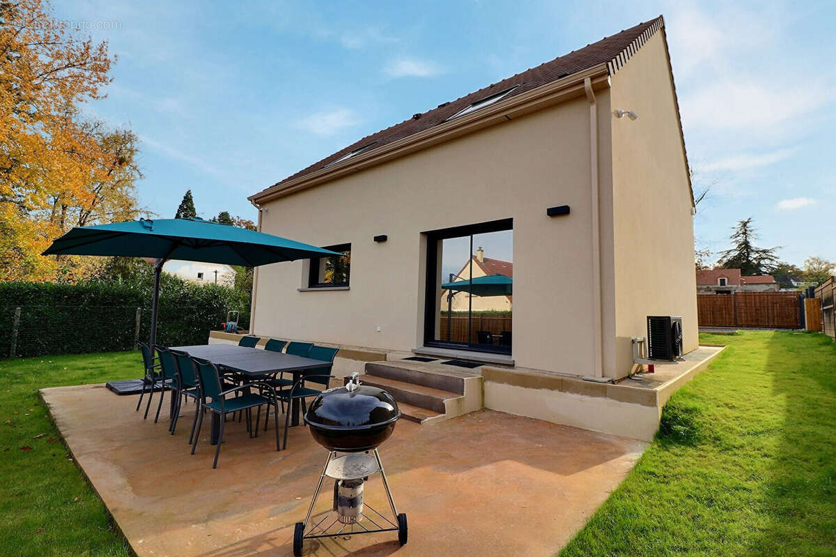 Maison à LE PERRAY-EN-YVELINES