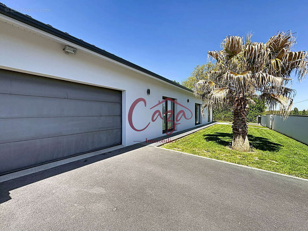 Maison à CAMBLANES-ET-MEYNAC