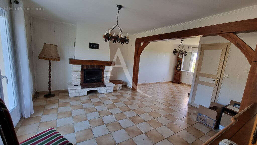 Maison à POUILLE