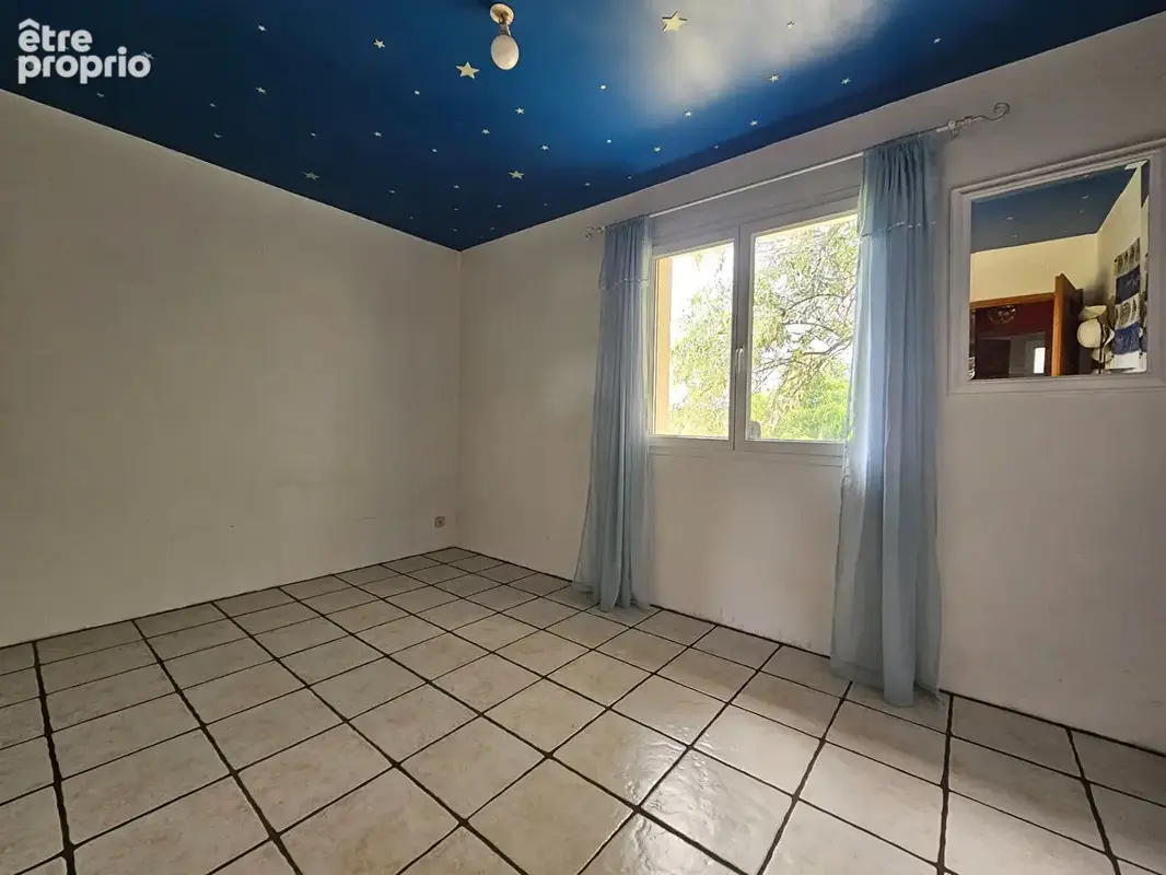 Maison de plain pied avec vaste garage et plus de 5300m2 de terrain - photo 9