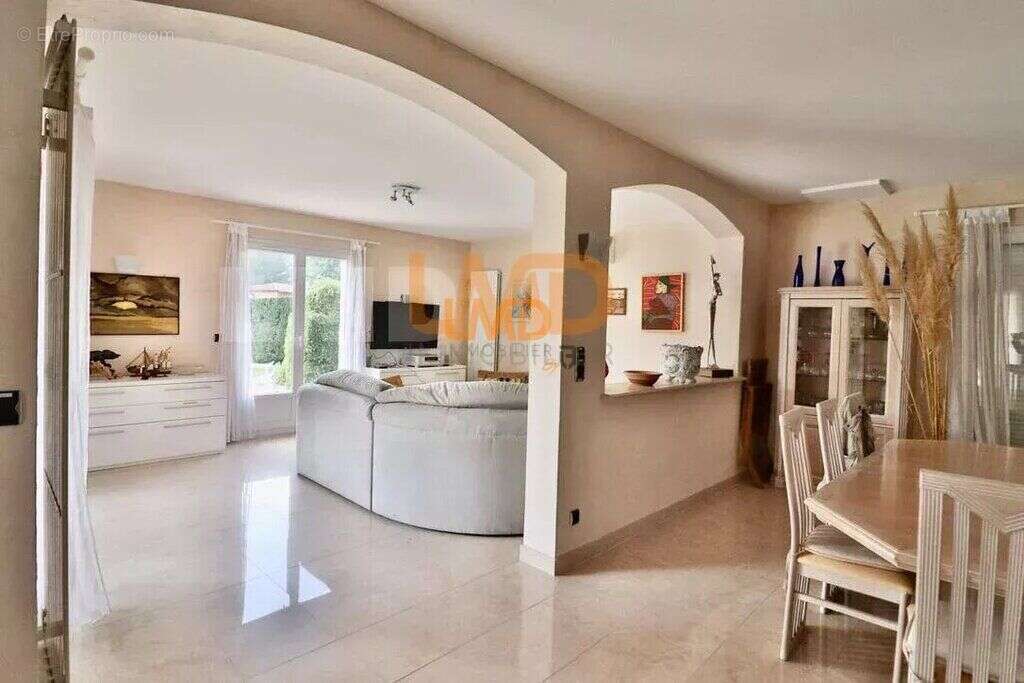 Maison à NANS-LES-PINS