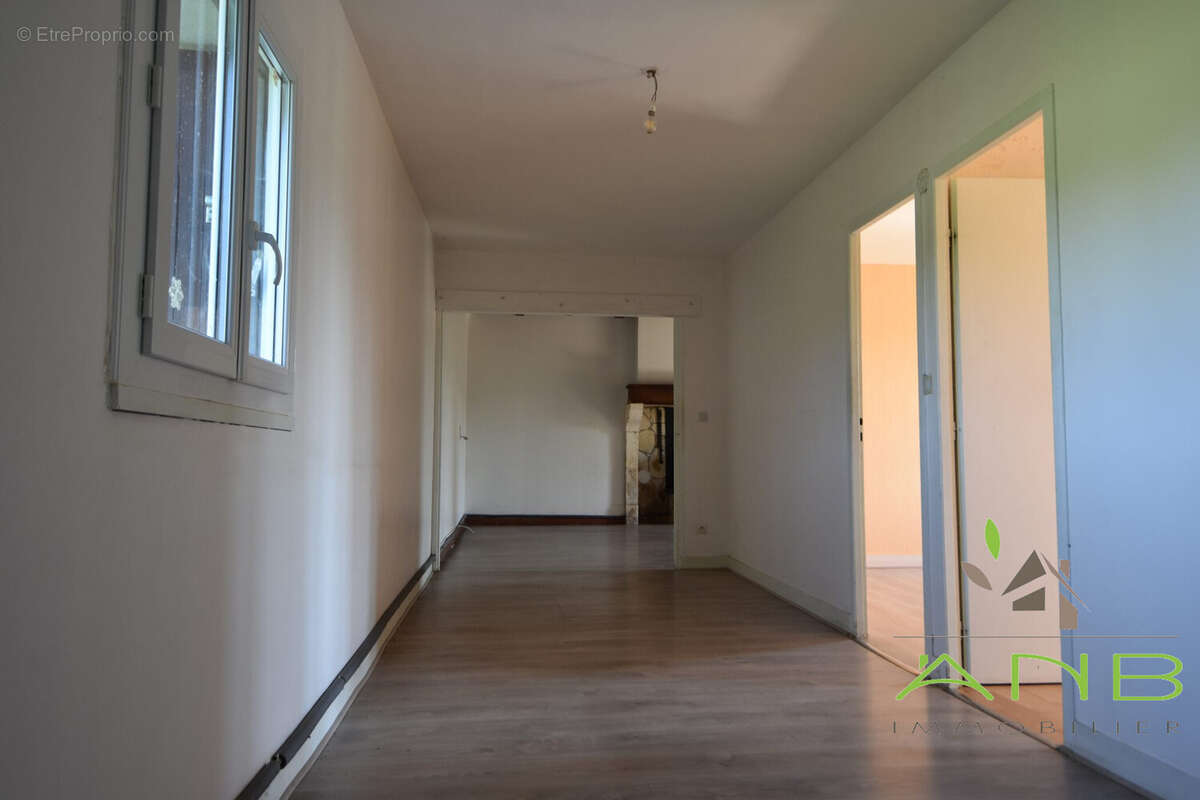 Maison à BUSSIERE-BADIL