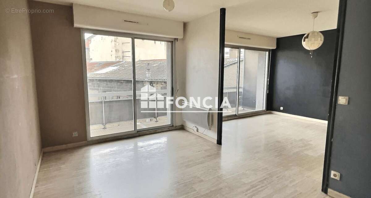 Appartement à SAINT-ETIENNE