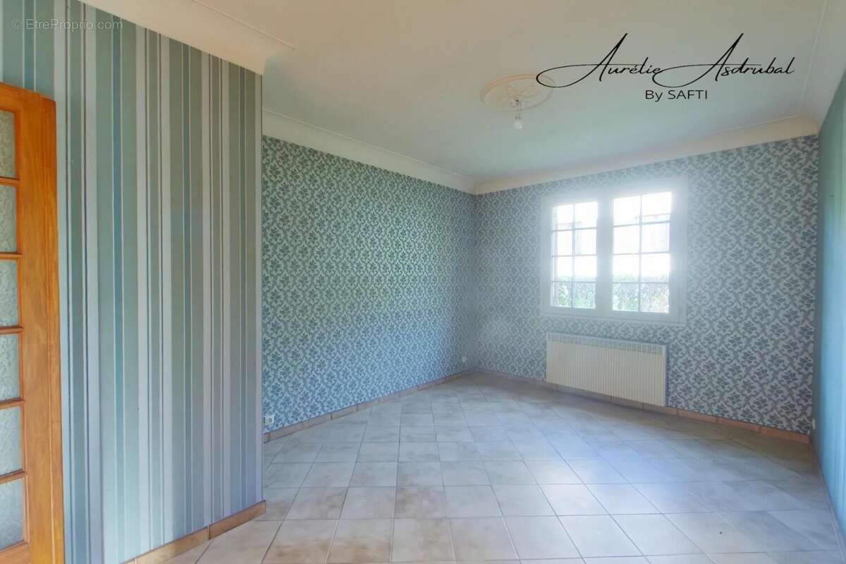 Maison 140 m² à Couze-Et-Saint-Front  - photo 3