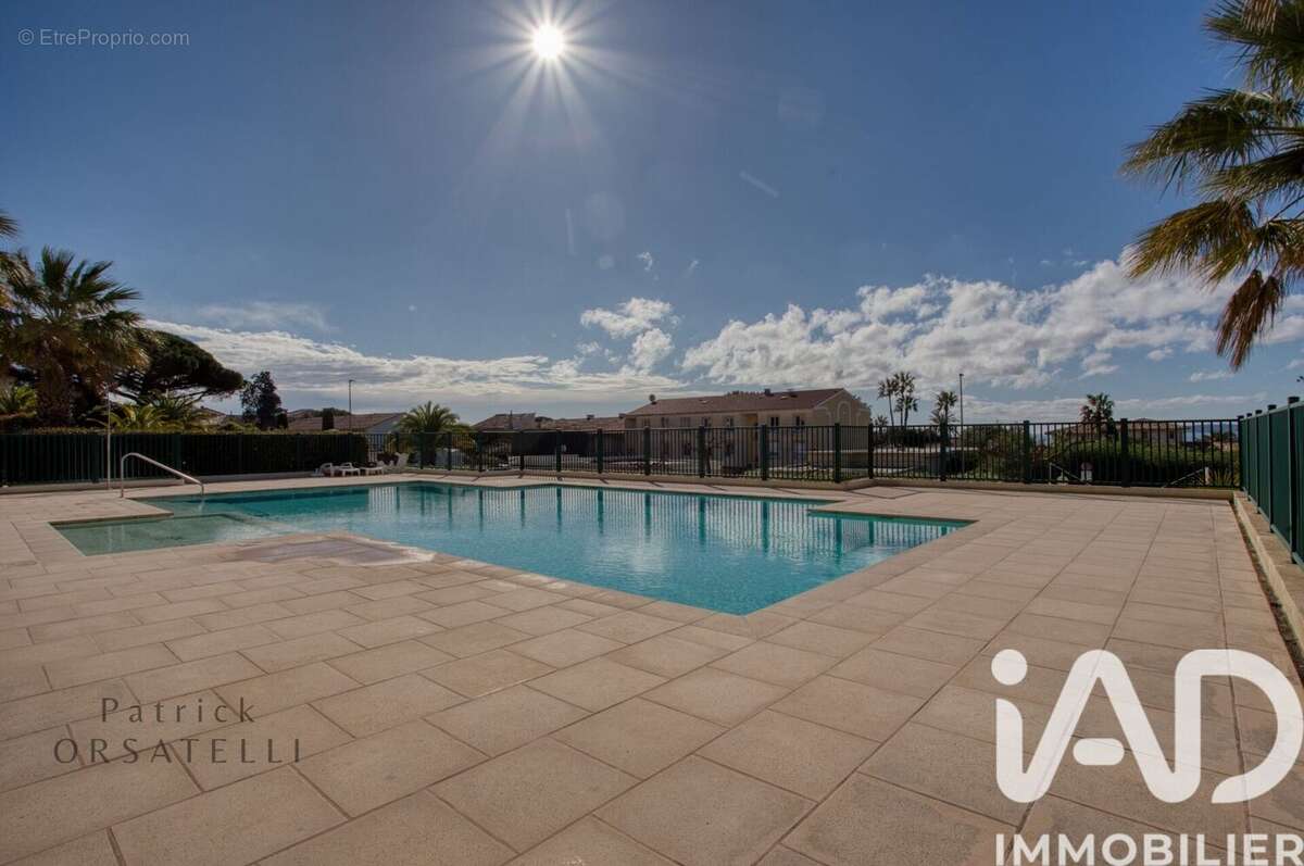Photo 4 - Appartement à ROQUEBRUNE-SUR-ARGENS