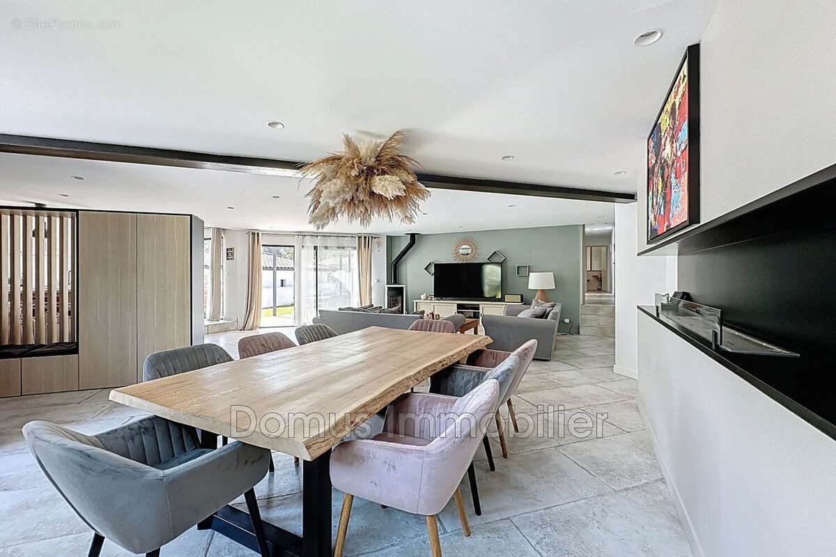 Maison à JONQUERETTES