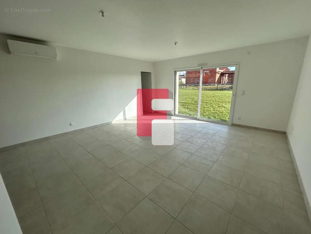 Maison à MESNIL-SAINT-PERE