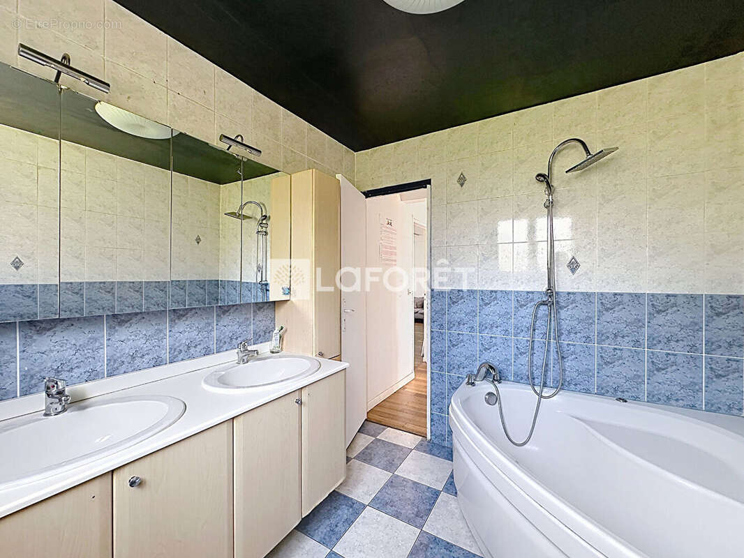 Maison Montfermeil 5 pièce(s) - photo 4
